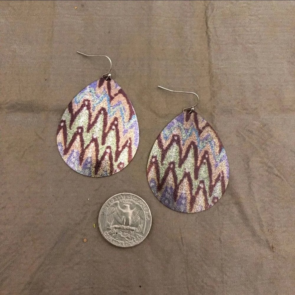 Free earrings with any bundle NWOT